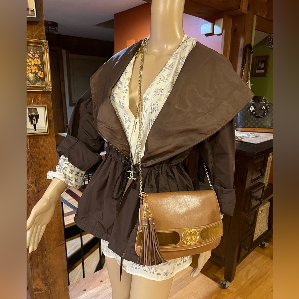 ❗️SOLD❗️Gucci Clutch😍Beautiful very unique Piece vintg great cond 11”x6.5😍😍 - Picture 5 of 16